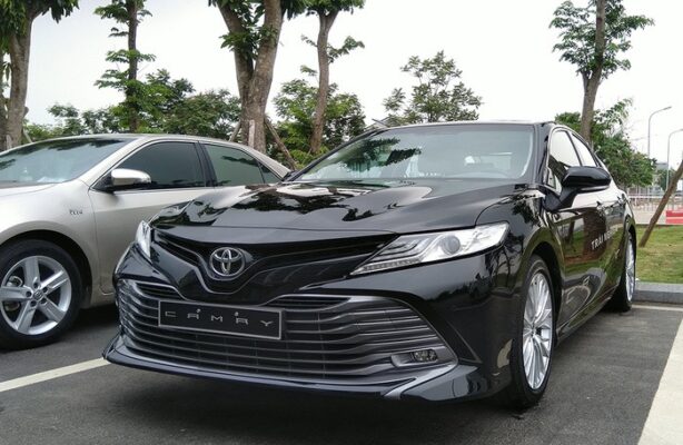 Toyota Camry 2023 Giá bán thông số ưu đãi Giảm giá