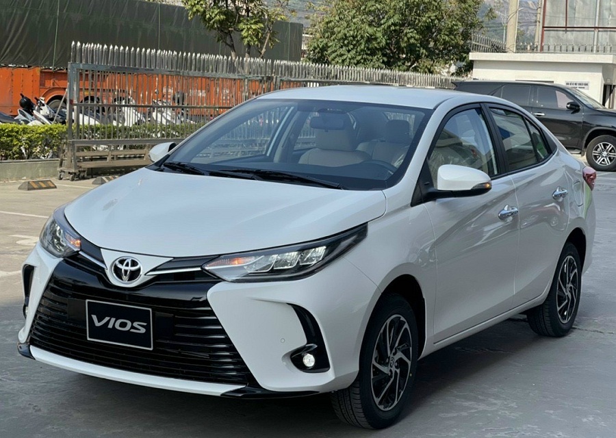 Toyota Vios 15 G 2021 trắng ngọc trai  Lý do đắt hơn 8 triệu là   YouTube