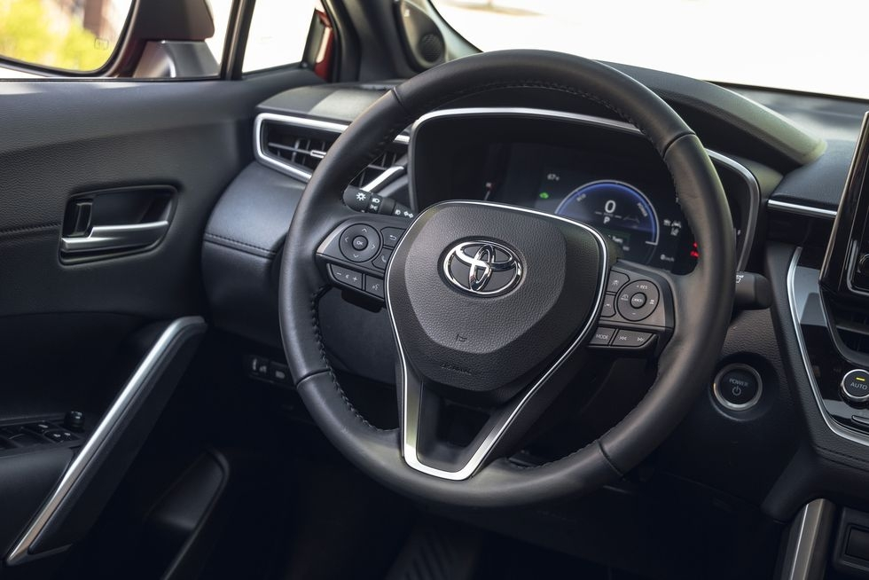 New Toyota Corolla Cross 1.8HV-18