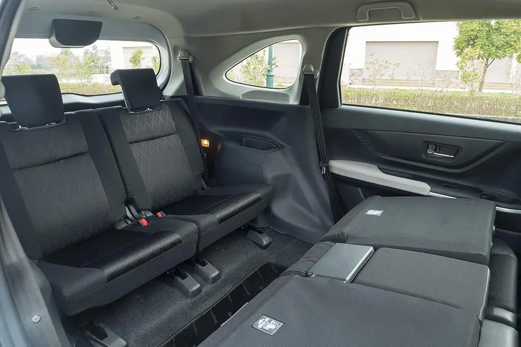 Toyota veloz-27