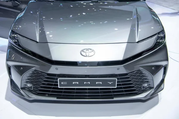 toyota-camry-the-he-moi-bv-24-9ae9xil