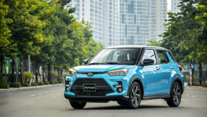 toyota-raize-xanh-1
