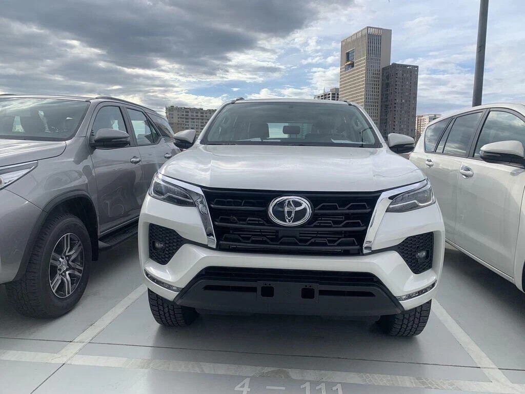 Toyota Fortuner 2.4AT Dầu 4x2-3 Toyota Fortuner 2.4AT Dầu 4x2-3