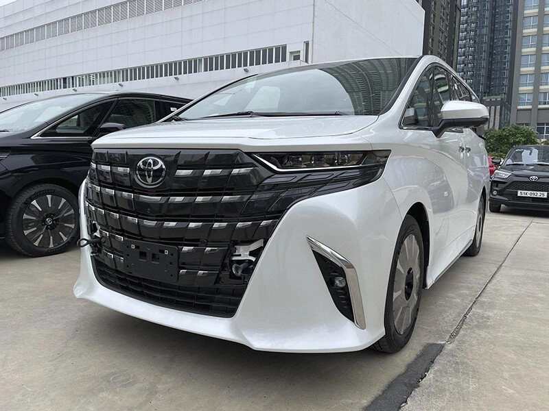 Toyota Alphard 2.4 Turbo