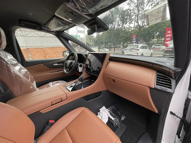 Toyota Alphard 2.5 HEV-1 Toyota Alphard 2.5 HEV-1