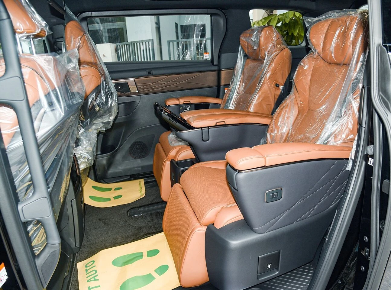 Toyota Alphard 2.5 HEV-13