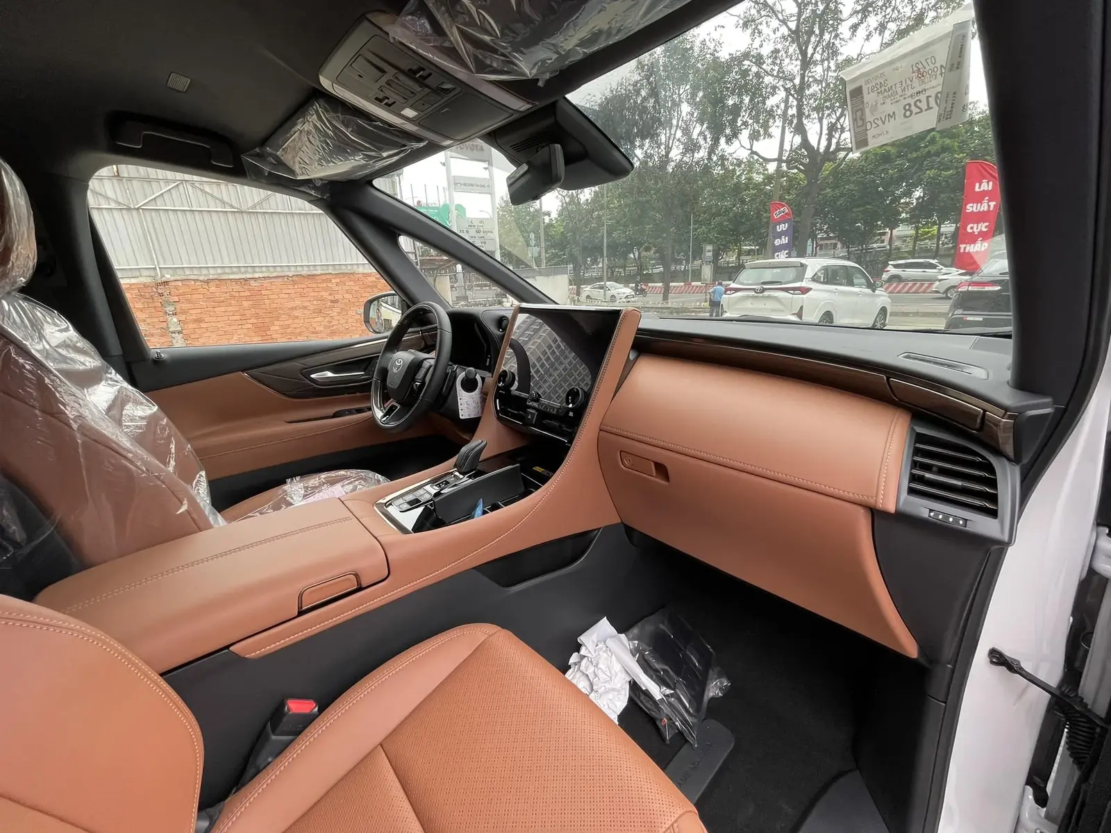 Toyota Alphard 2.5 HEV-14