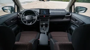 Toyota Avanza 6