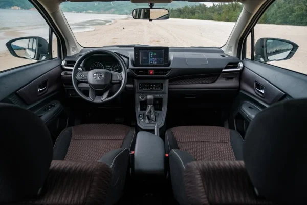 Toyota Avanza 6