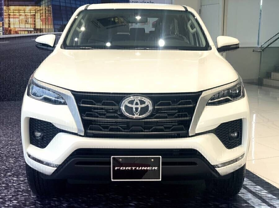 Toyota Fortuner 2.4 MT Dầu 4x2-1 Toyota Fortuner 2.4 MT Dầu 4x2-1