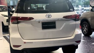 Toyota Fortuner 2.4 MT Dầu 4x2-2