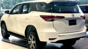 Toyota Fortuner 2.4 MT Dầu 4x2-3