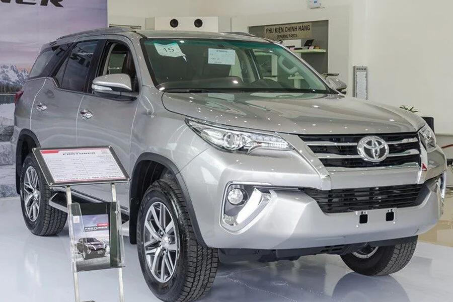 Toyota Fortuner 2.7AT Xăng 4x4