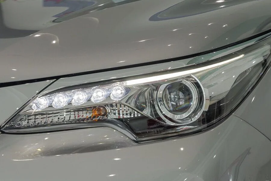 Toyota Fortuner 2.7AT Xăng 4x4-2