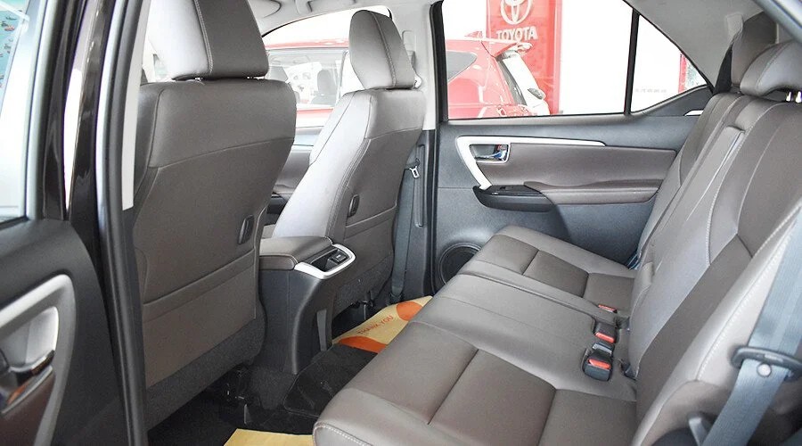 Toyota Fortuner 2.7AT 