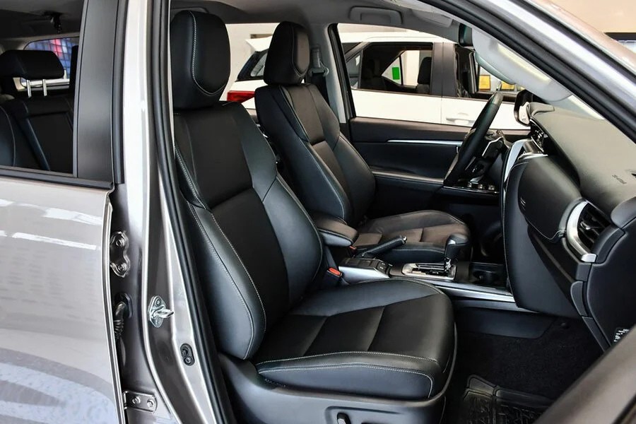 Toyota Fortuner Legender 10