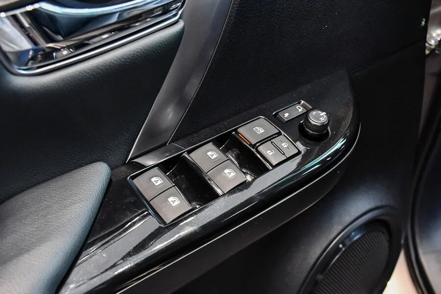 Toyota Fortuner Legender 12