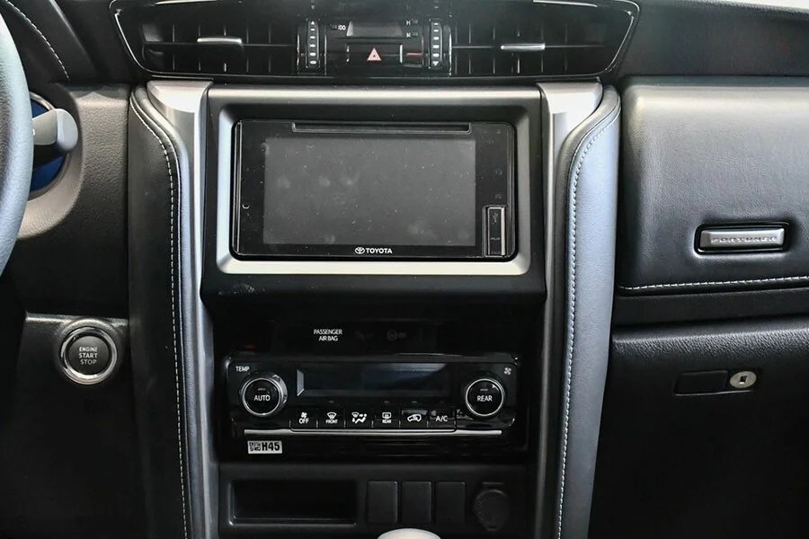 Toyota Fortuner Legender 13