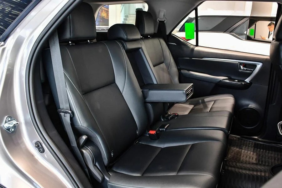 Toyota Fortuner Legender 14