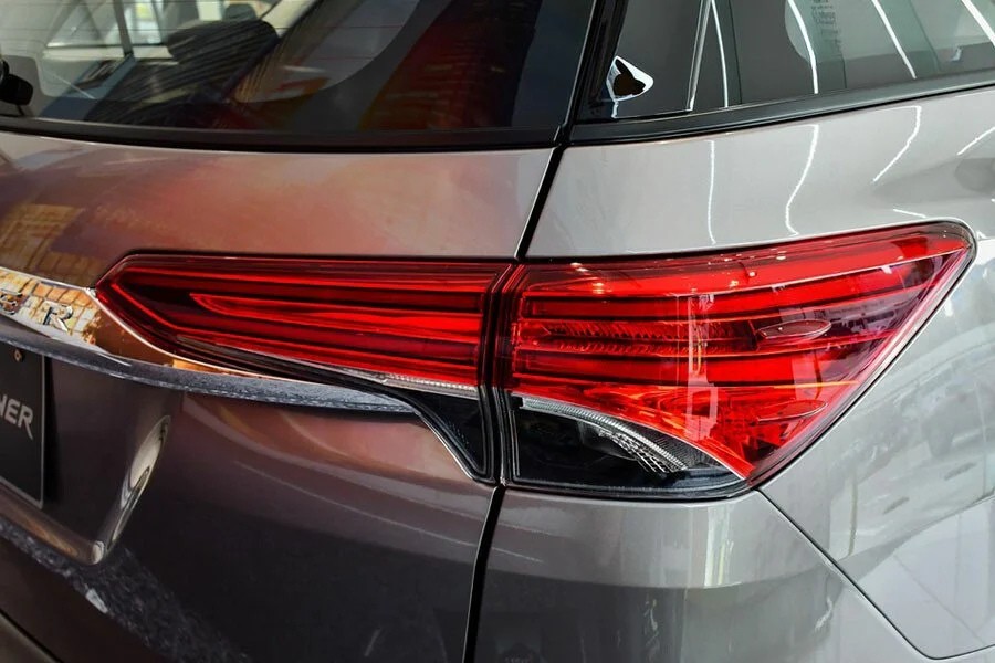 Toyota Fortuner Legender 7