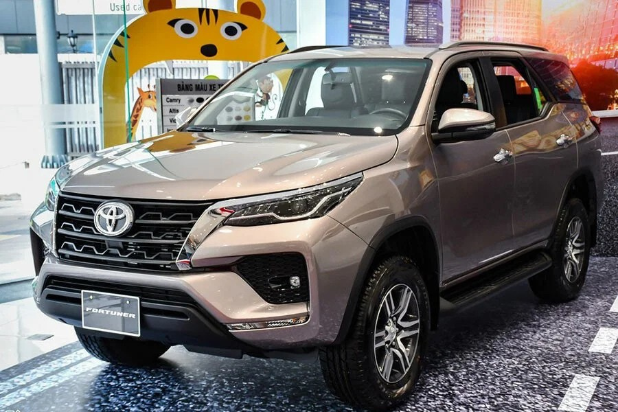 Toyota Fortuner Legender